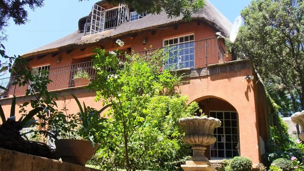 Treetops & Treats Guest House Pretoria-Noord Buitenkant foto