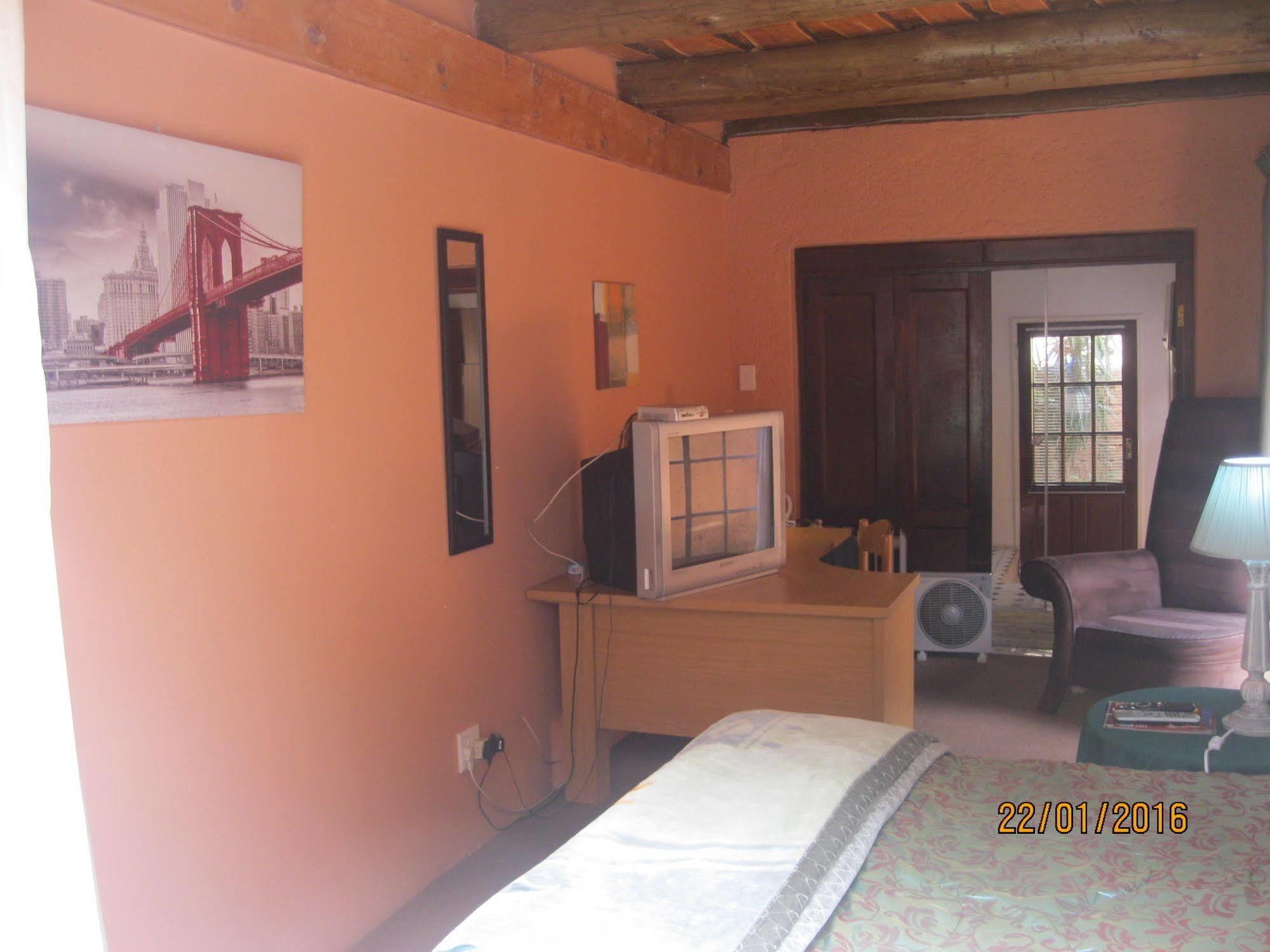 Treetops & Treats Guest House Pretoria-Noord Buitenkant foto