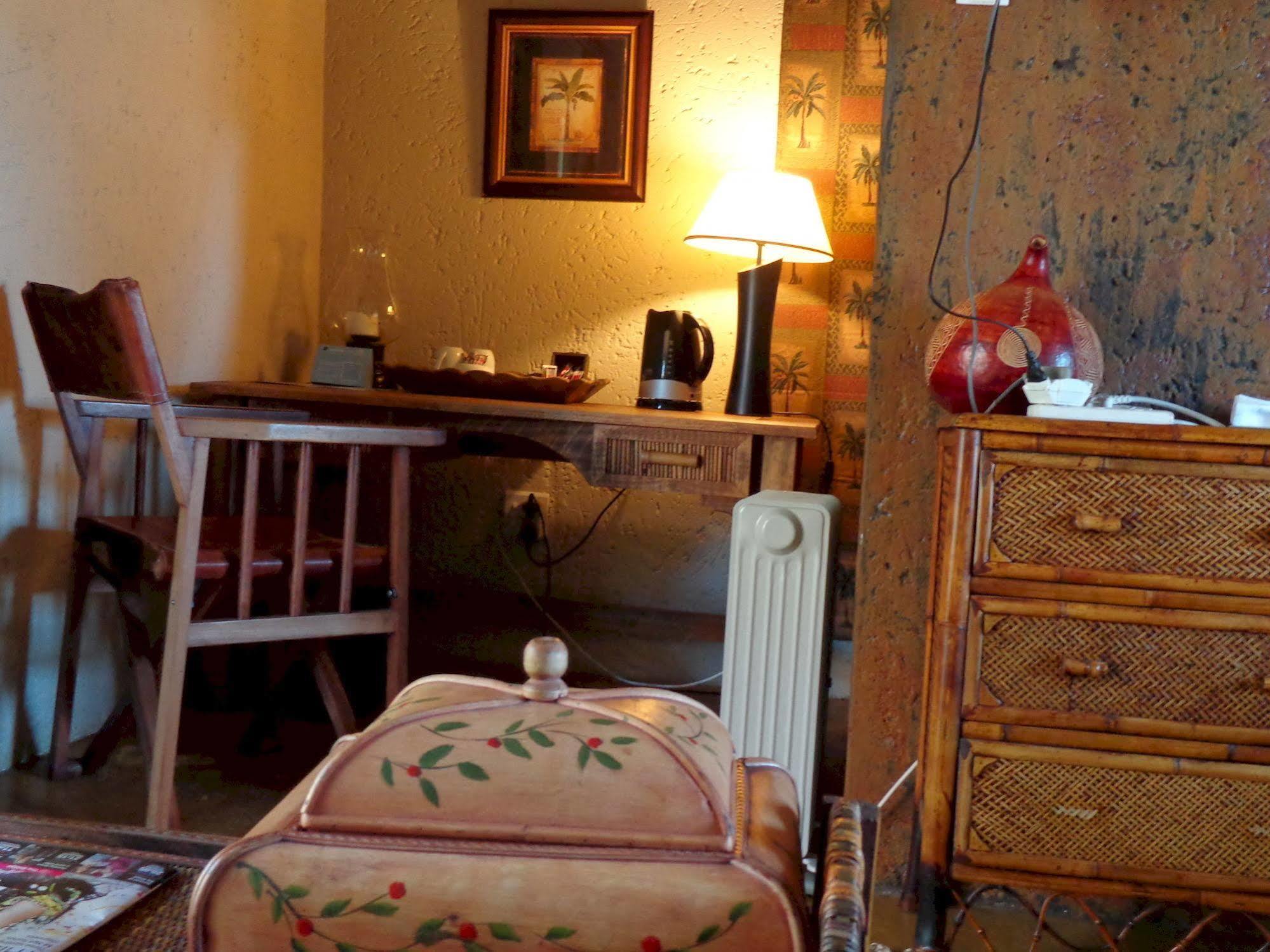 Treetops & Treats Guest House Pretoria-Noord Buitenkant foto